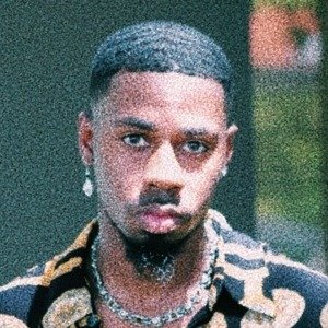 Official Wilough, 29 (Popsänger)