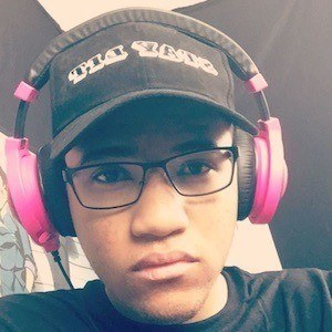 OGchan, 28 (Star di YouTube)