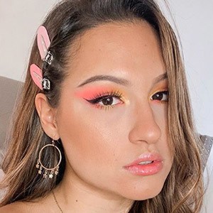 Ohhmyfio, 31 (YouTube Star)