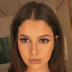 Olenia Caymares, 27 (Modèle)