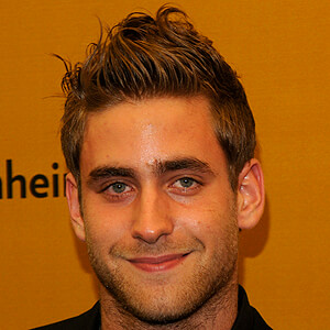 Oliver Jackson Cohen, 39 (电视演员)