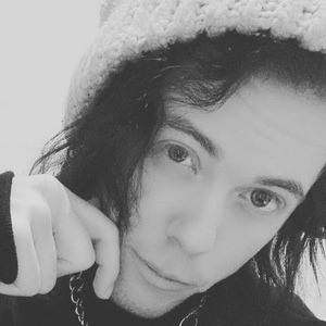 Oliver Rogue image 8