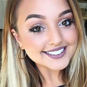 Olivia Cara, 29 (YouTube明星)