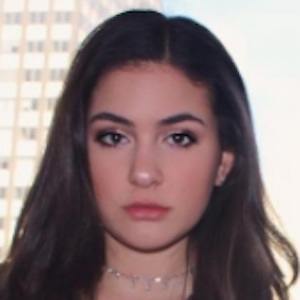 Olivia Cella, 24 (Cantante Pop)