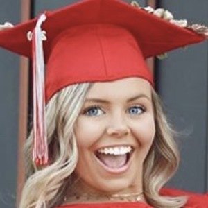 Olivia McDermott, 23 (Estrella de TikTok)