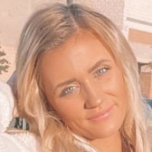 Olivia Rothe, 22 (TikTok Star)