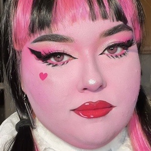 Olivia__makeup image 3