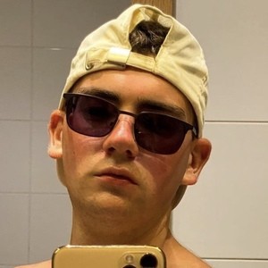 ollieh28, 25 (TikTok Star)