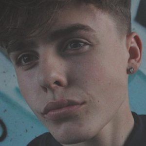 Olly Aston, 24 (YouNow Star)