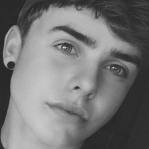 Olly Aston, 24 (YouNow Star)