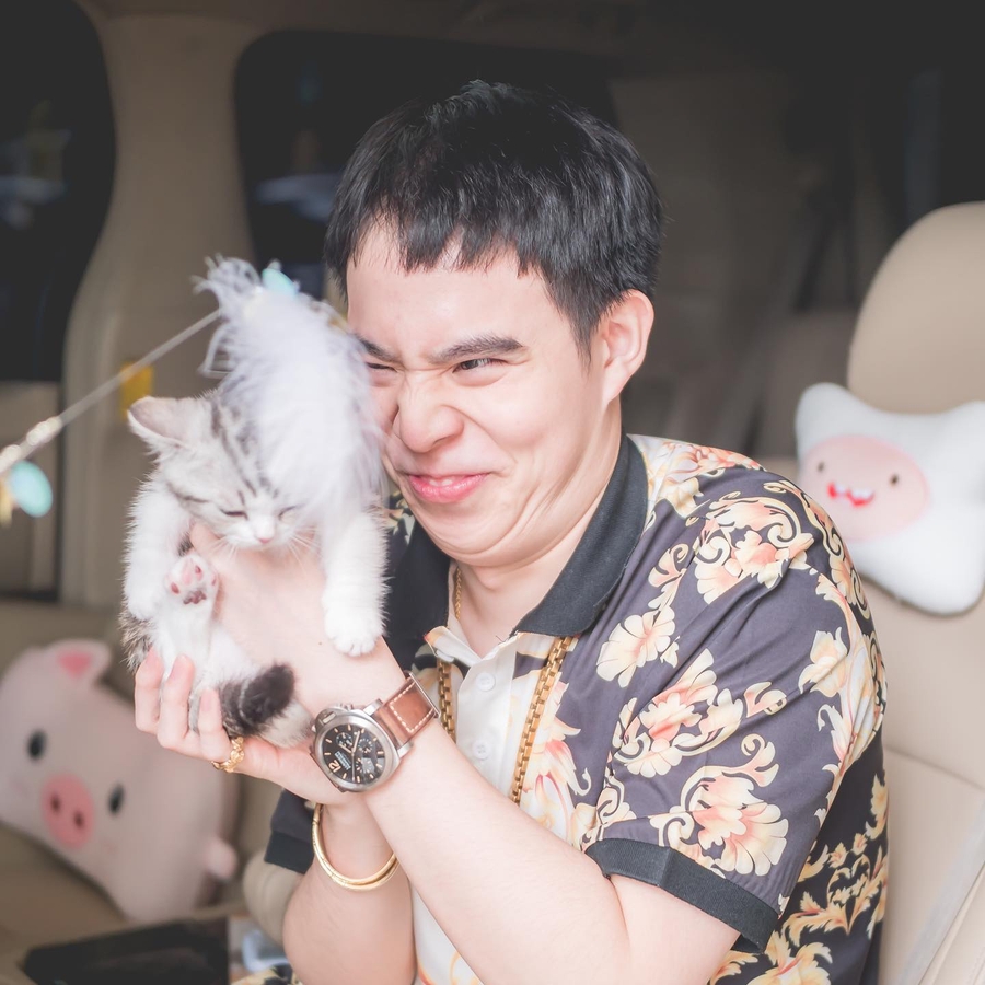 Oppa Thuchy, 33 (YouTube Star)