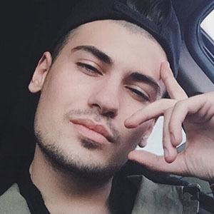 Opto, 29 (YouTube Star)