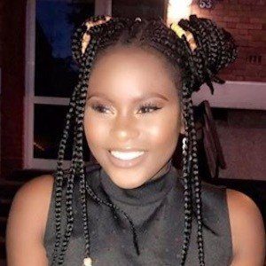 Oscarine Mbikulu Lunzamba, 27 (YouTube-ster)