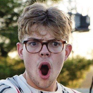 Oscarito, 27 (Estrella de YouTube)