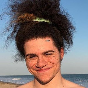 Oshi, 27 (Productor de Música)