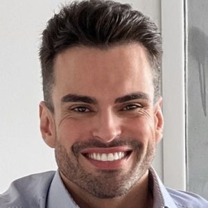 Oto Maciel, 37 (Instagram Star)