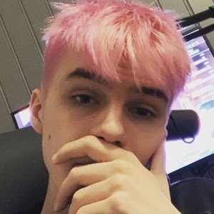 Ouse, 24 (流行歌手)