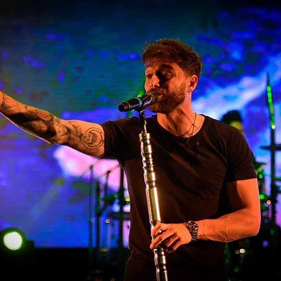 Pablo Tamagnini, 42 (流行歌手)