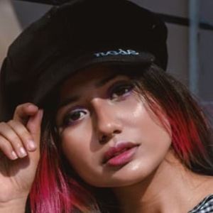 Palak Joshi, 30 (Blogger)