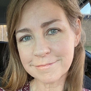 Pam Thomason, 44 (Leraar)