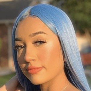 Paradiisedd, 23 (TikTok Star)