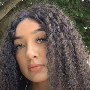 Paradiisedd, 23 (TikTok Star)
