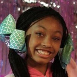 Paris Moore image 7