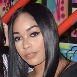 Paris Nicole, 36 (Presentatore radiofonico)