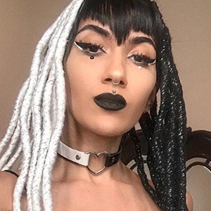 Paris Sinclair, 33 (Ngôi sao Instagram)