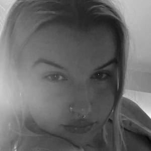 parker mika, 24 (Звезда Тиктока)