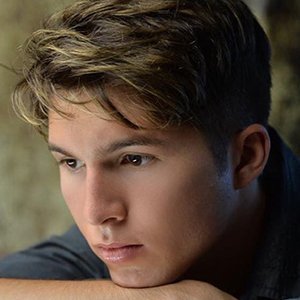 Paul Butcher, 31 (Actor de Televisión)