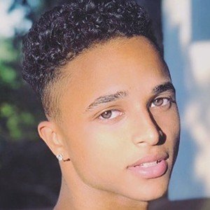 Paul Toweh, 29 (流行歌手)