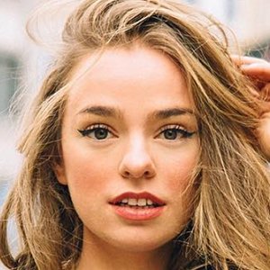 Paula Etxeberria, 26 (YouTube Star)