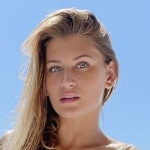 Paula La Croix image 5