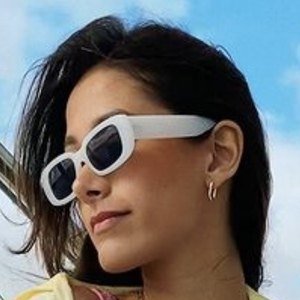 Paula Macher, 29 (Estrella de TikTok)