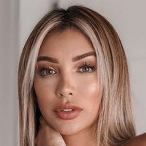 Paula Manzanal, 32 (Model)