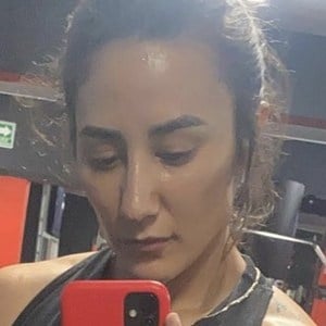 Paulette Gallardo, 33 (足球運動員)