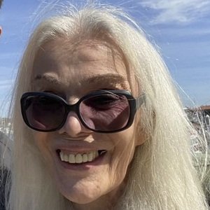 Paulette Jones, 68 (喜劇演員)