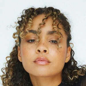 Pauline Brown image 7