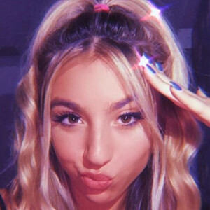 Peach Martine image 5