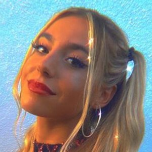 Peach Martine image 6