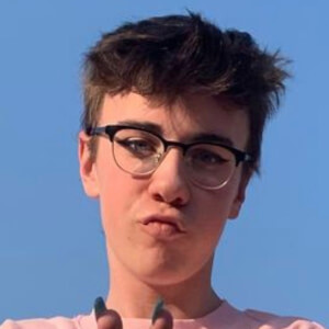 peachygae, 22 (TikTok Star)