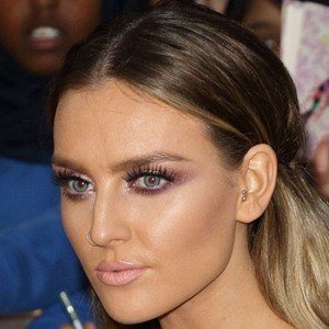 Perrie Edwards, 32 (流行歌手)