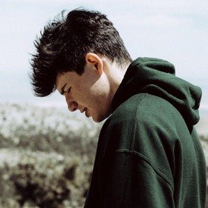 Petit Biscuit image 3