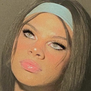 Pewiyard, 21 (TikTok Star)