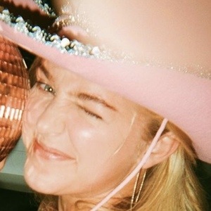 Peyton Woolf image 7