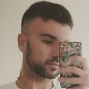 Phoenix Melville, 33 (导演)