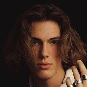 Pierce Woodward, 22 (TikTok明星)