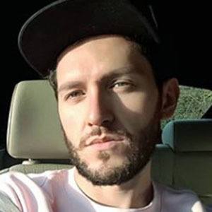 Piko, 40 (YouTube Star)