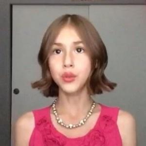 Presley Noelle, 18 (YouTube Star)